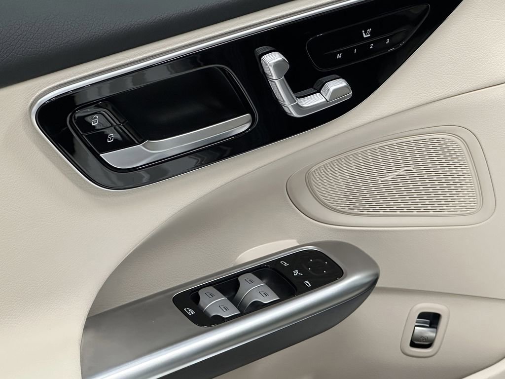 Certified 2025 Mercedes-Benz C 300 Sedan image 11