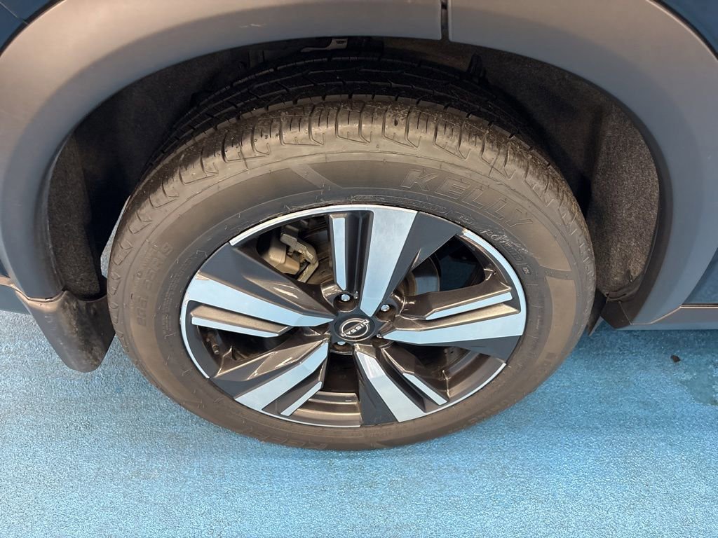 Used 2024 Nissan Rogue SL image 5