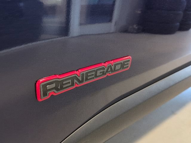 Used 2016 Jeep Renegade Trailhawk w/ Cold Weather Group AWD/4WD image 10