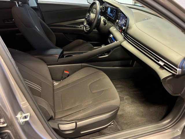 Used 2021 Hyundai Elantra SEL w/ Convenience + Premium Package image 10
