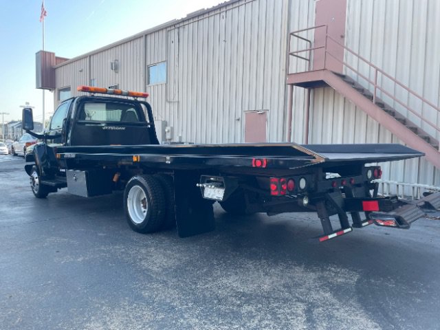 Used 2005 Chevrolet Kodiak C4500 2WD Regular Cab image 2