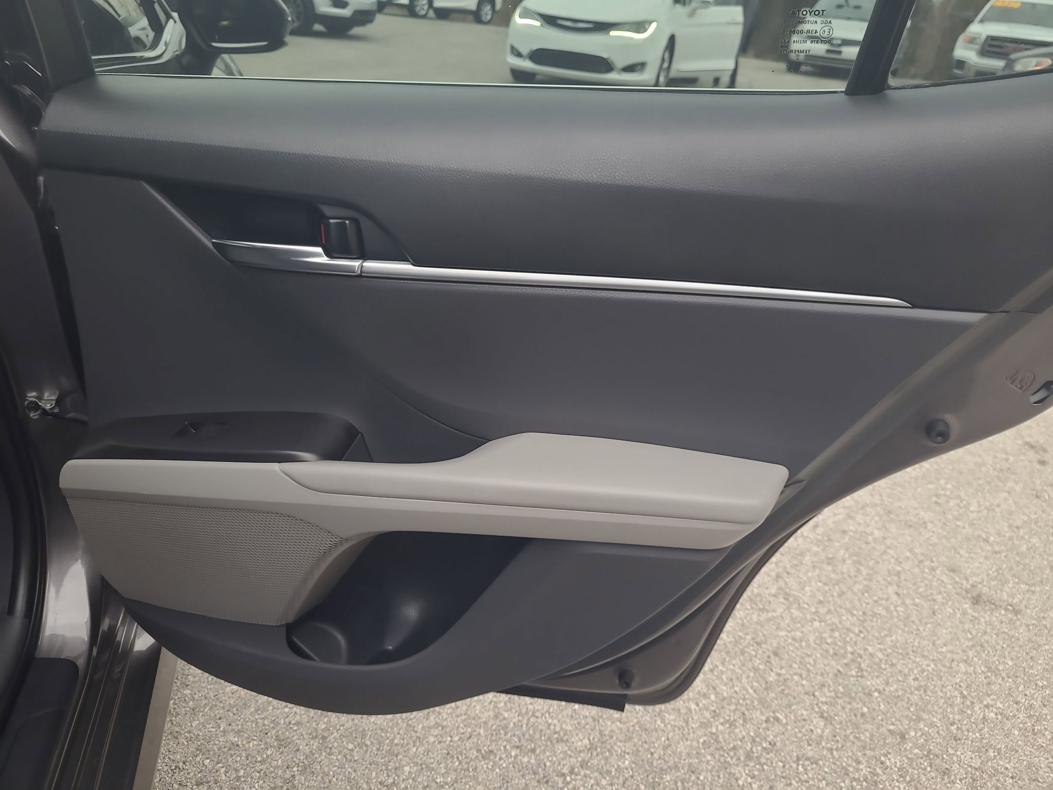 Used 2022 Toyota Camry LE image 29