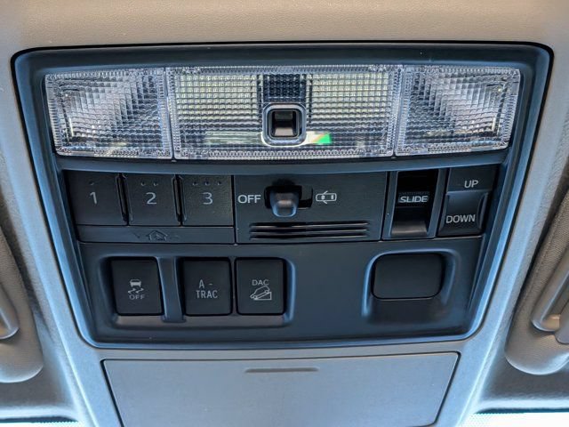 Used 2017 Toyota 4Runner SR5 Premium AWD/4WD image 33