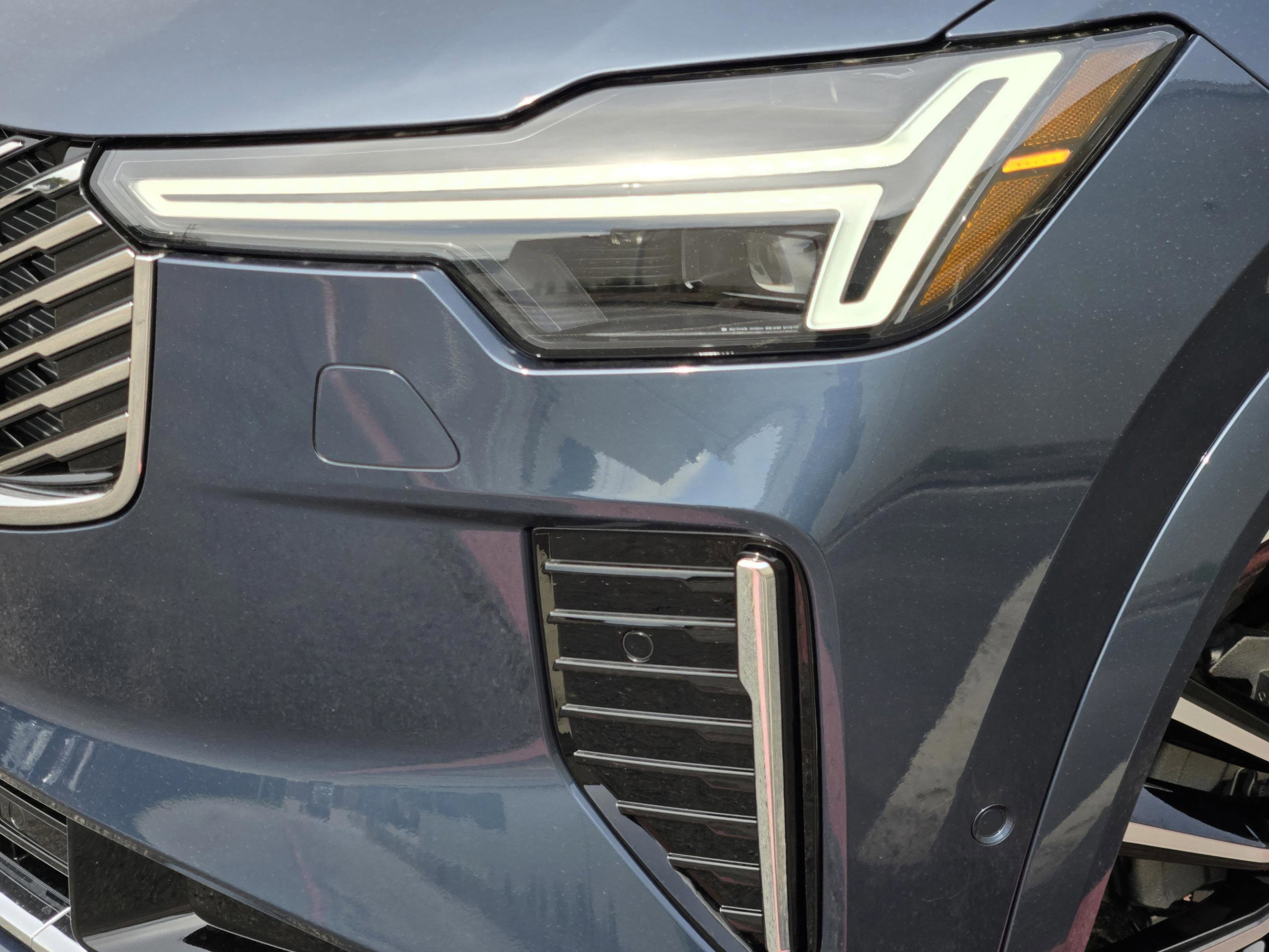 New 2026 Volvo XC90 B6 Plus w/ Protection Package Premier image 28