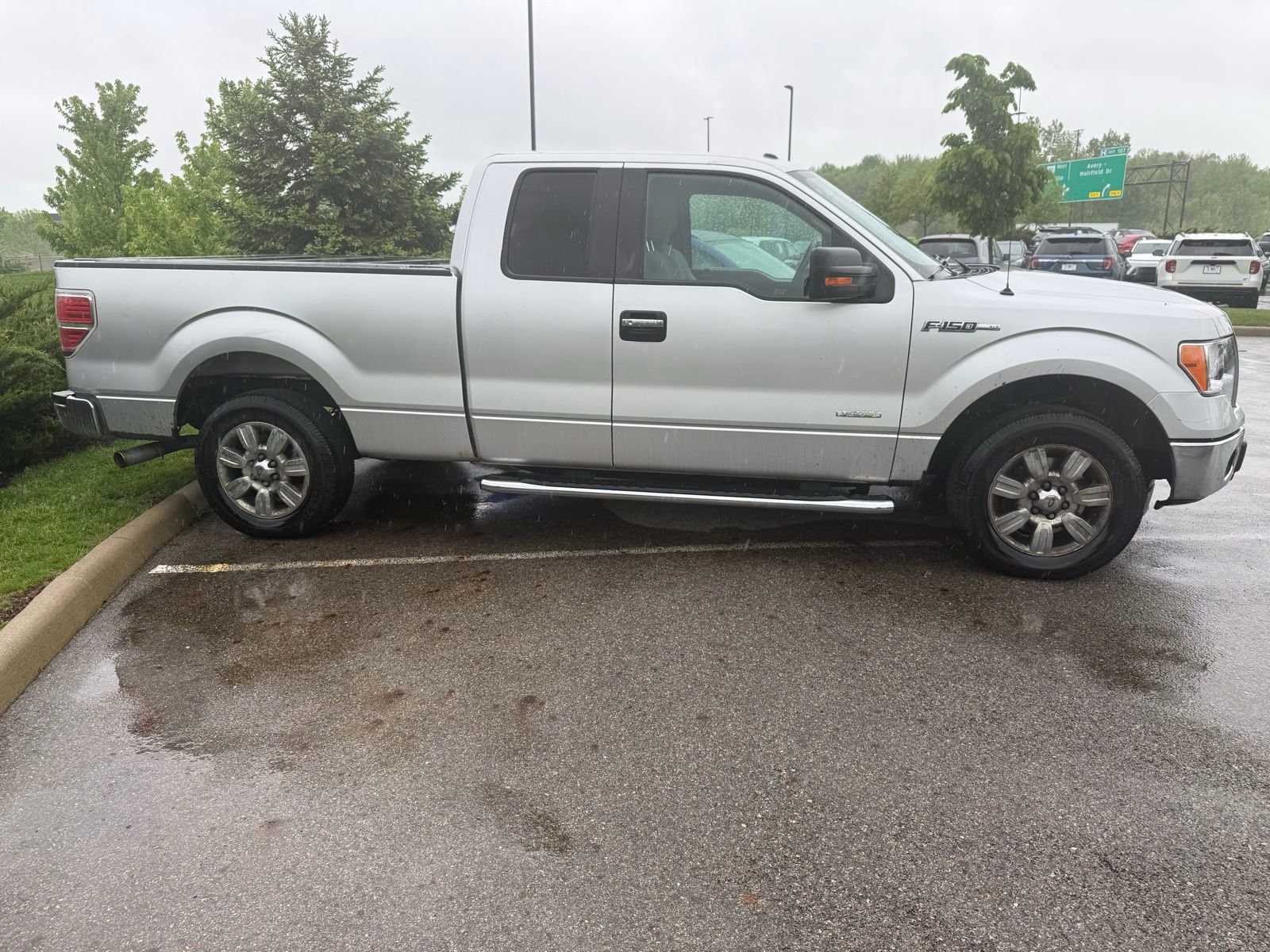 Used 2011 Ford F150 XLT w/ XLT Chrome Pkg RWD image 4