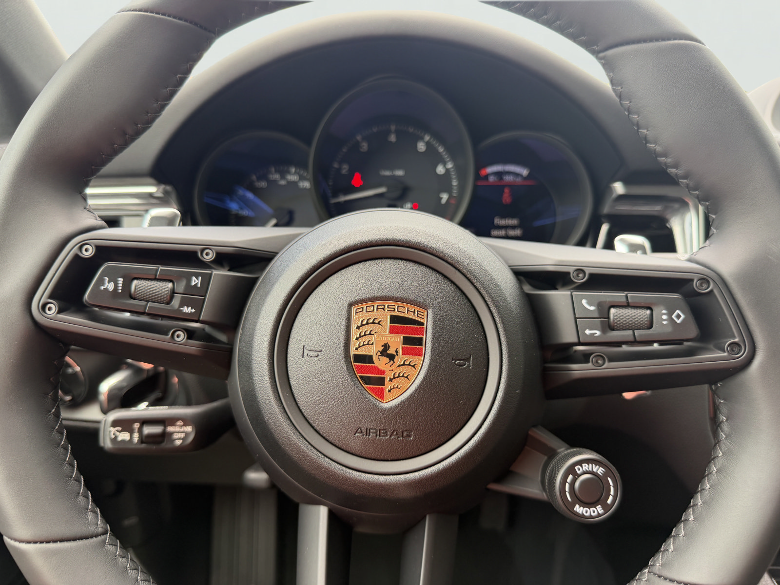 New 2026 Porsche Macan AWD/4WD image 33