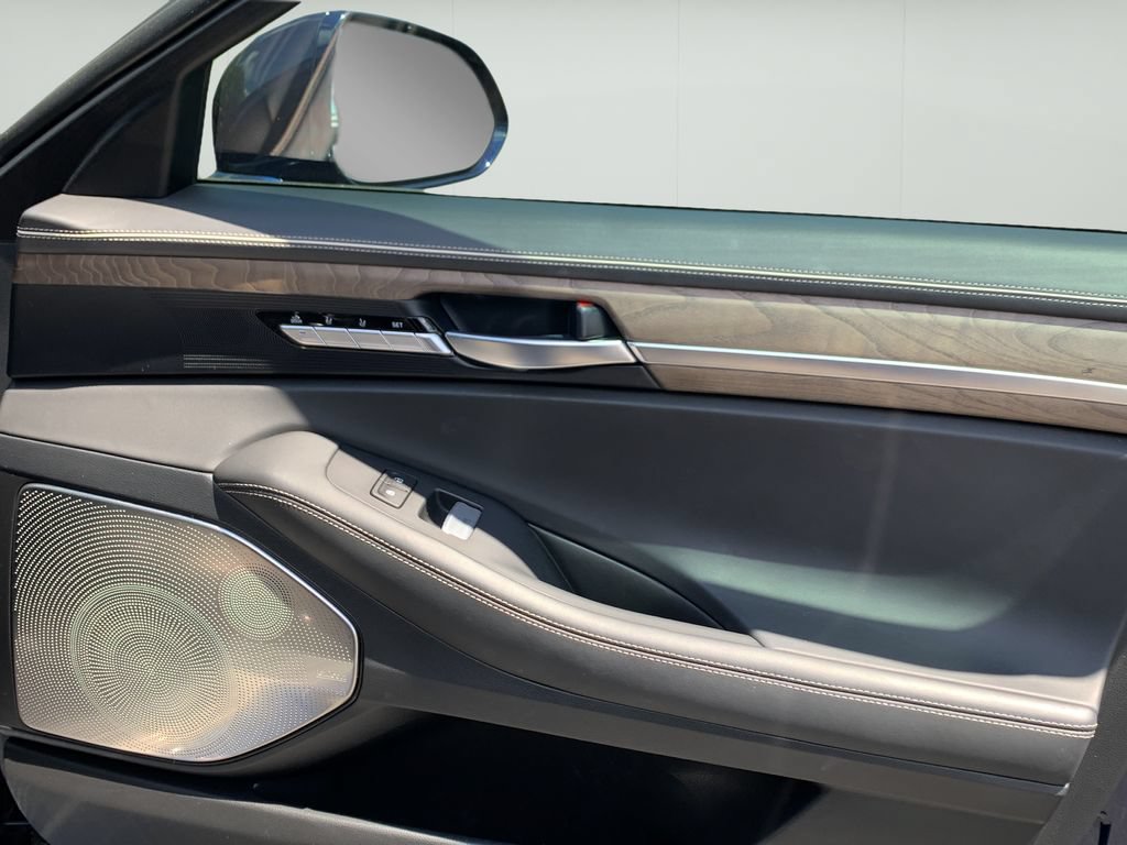 Used 2022 Genesis G90 5.0 Ultimate RWD image 33