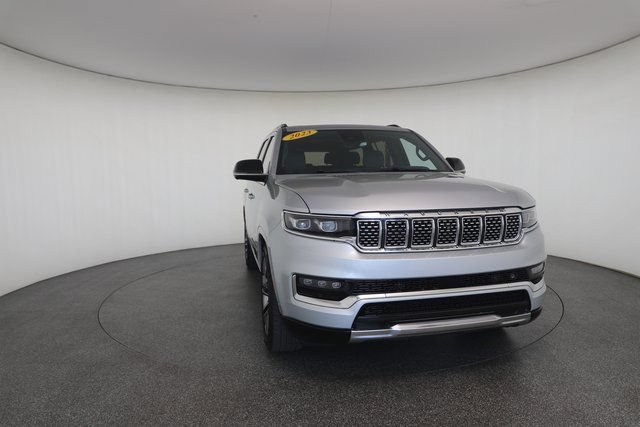 Used 2023 Jeep Grand Wagoneer Series III AWD/4WD image 29