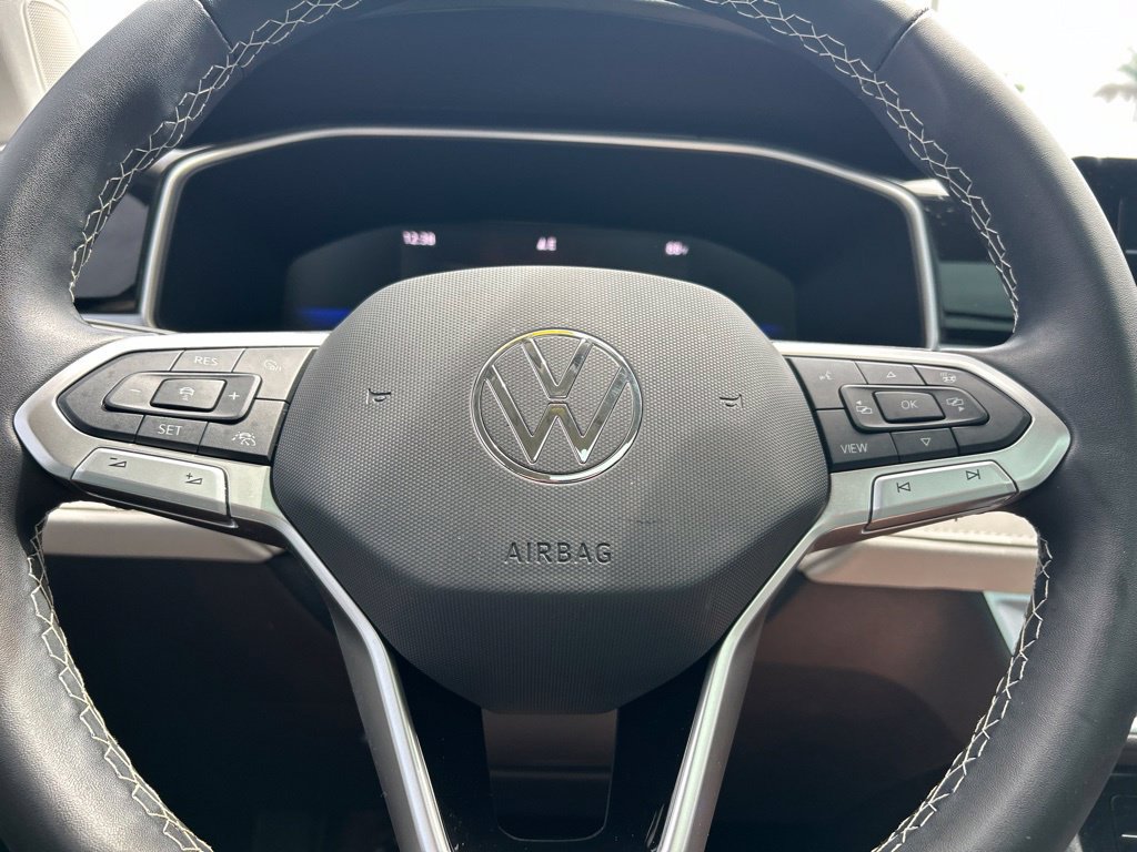Certified 2025 Volkswagen Taos SE w/ Panoramic Sunroof Package FWD image 24