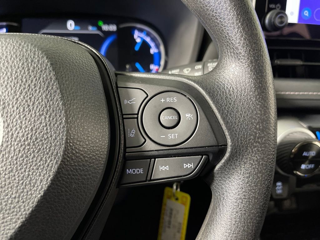 Certified 2025 Toyota RAV4 LE image 27