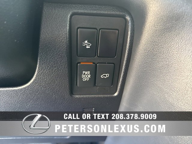 Used 2021 Lexus LX 570 4WD w/ 3rd Row & Luxury Pkg image 30