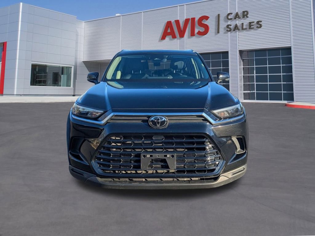 Used 2025 Toyota Grand Highlander XLE image 2