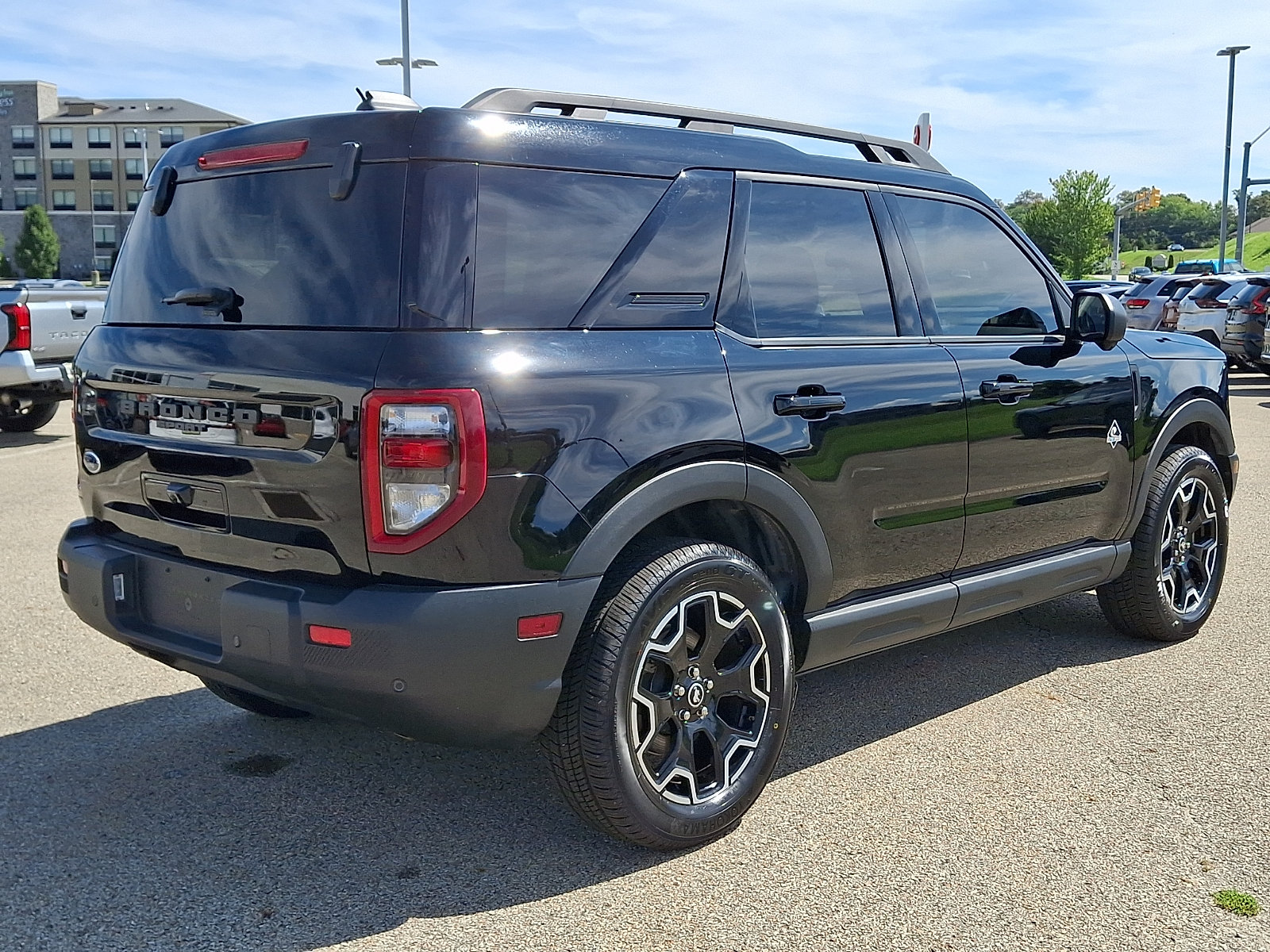 Used 2025 Ford Bronco Sport Outer Banks w/ Outer Banks Tech Package+ AWD/4WD image 6