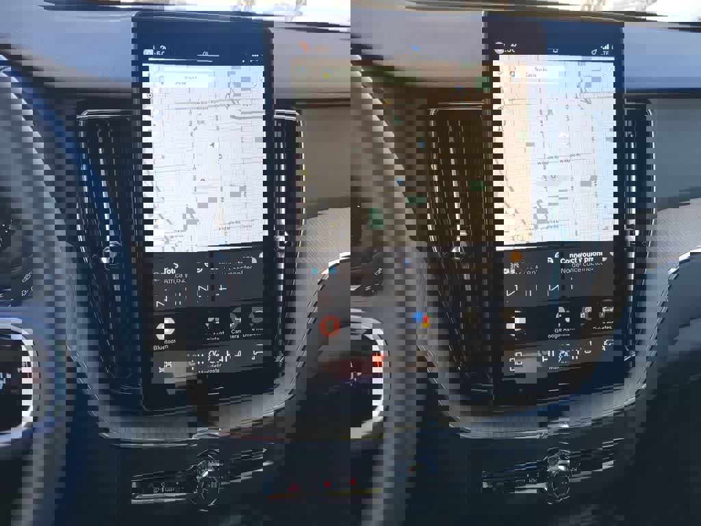 New 2026 Volvo XC60 B5 Plus w/ Protection Package Premier image 25