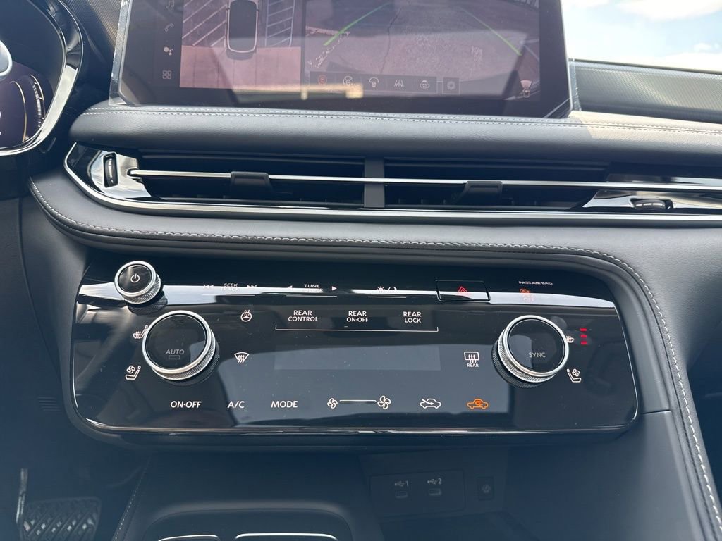 New 2026 INFINITI QX60 Luxe image 13