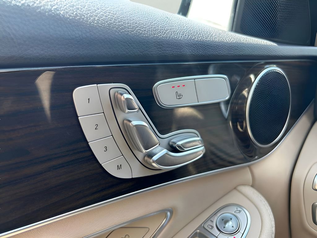 Used 2017 Mercedes-Benz C 300 4MATIC Sedan image 23