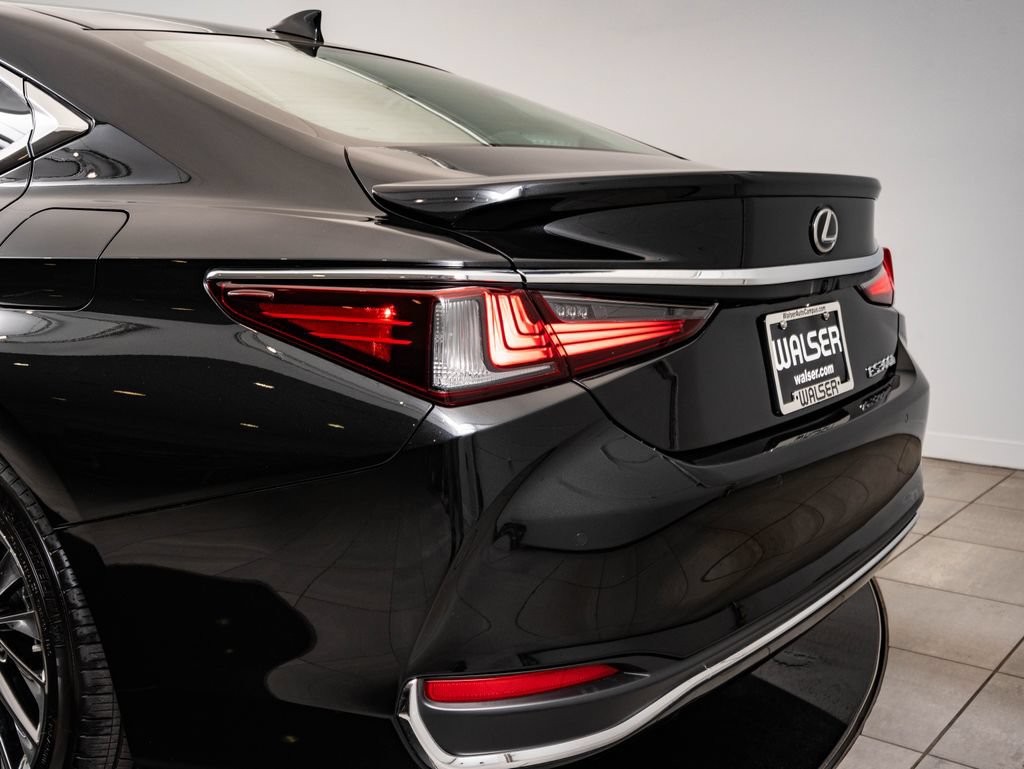 Certified 2024 Lexus ES 300h Ultra Luxury FWD image 18