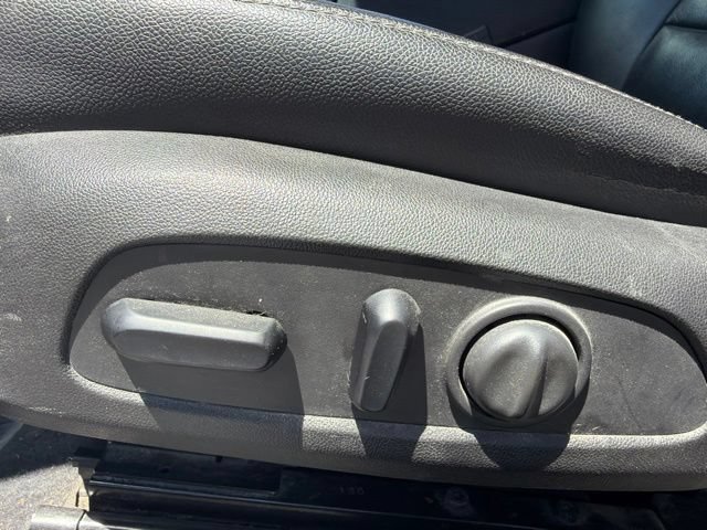 Used 2018 Chevrolet Malibu LT w/ Leather Package FWD image 23