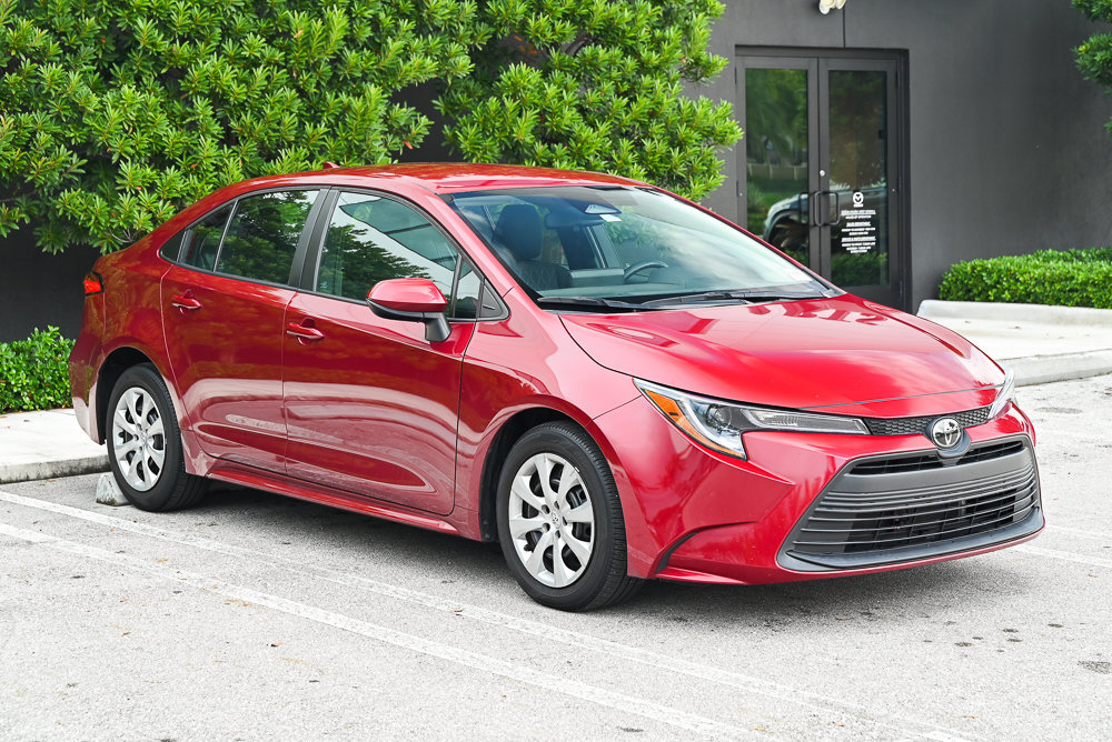 Used 2023 Toyota Corolla LE FWD image 3