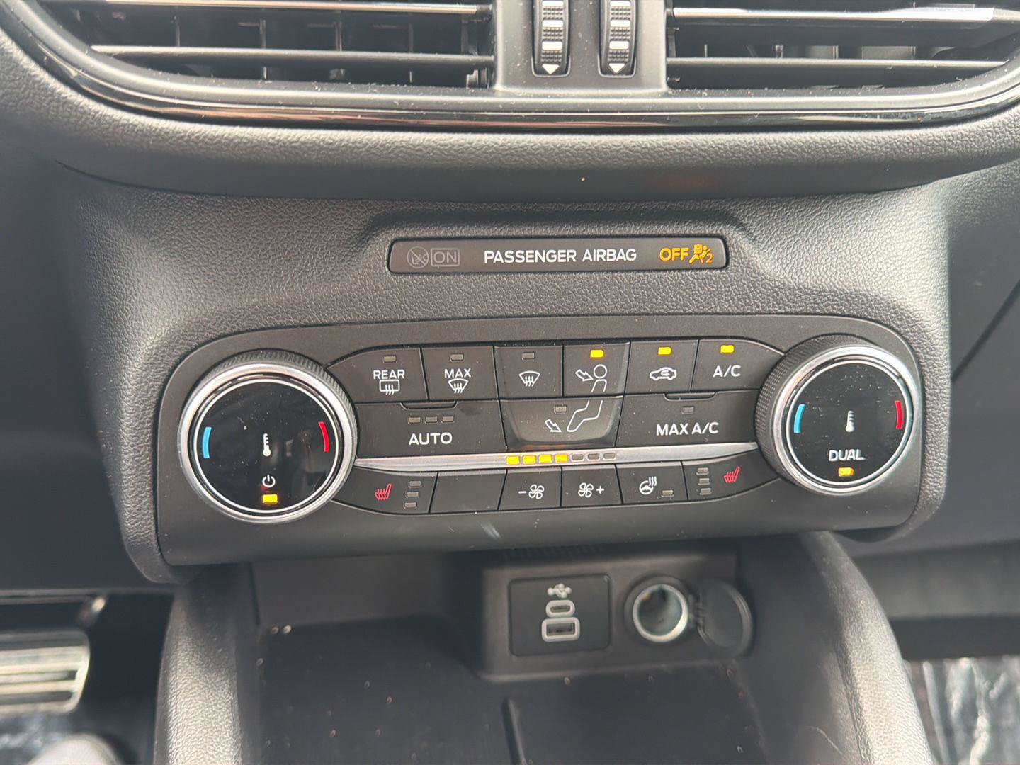 Used 2024 Ford Escape ST-Line AWD/4WD image 16