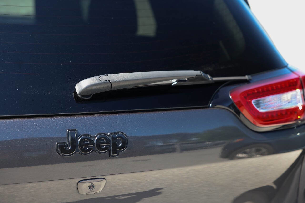 Used 2017 Jeep Cherokee High Altitude AWD/4WD image 33