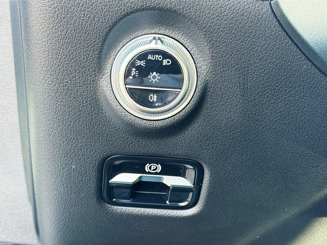 Used 2024 Mercedes-Benz C 300 Sedan image 36