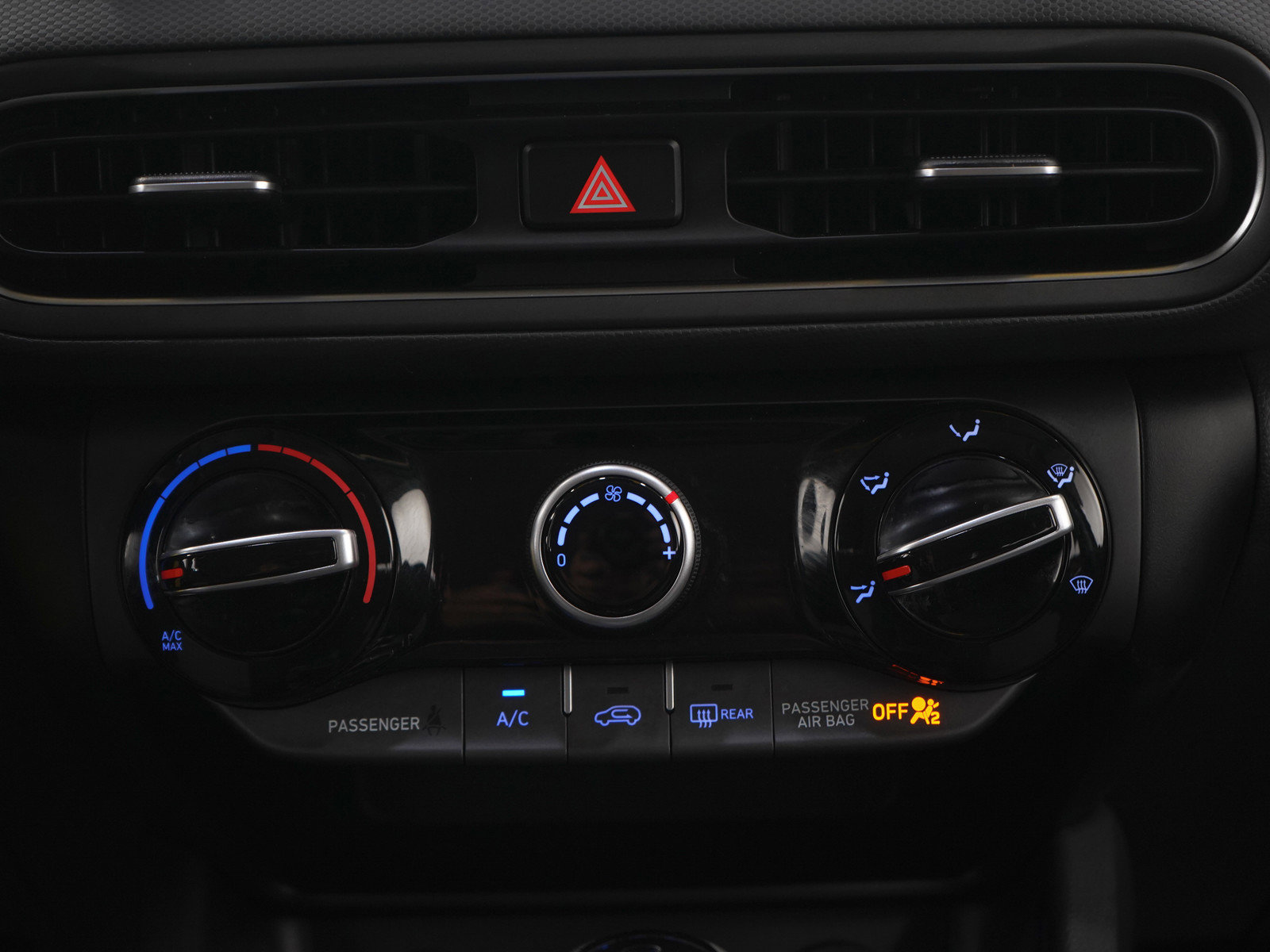 Used 2023 Hyundai Kona SE image 15