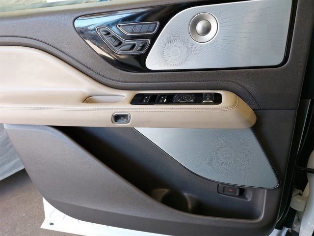 Used 2020 Lincoln Aviator Reserve w/ Equipment Group 202A image 38