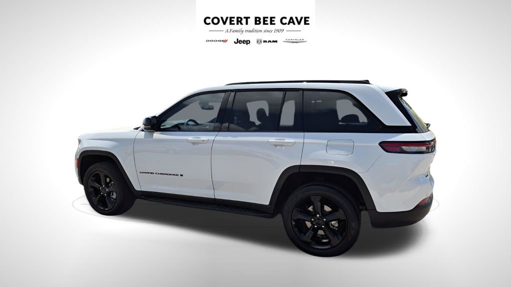 Used 2024 Jeep Grand Cherokee Limited w/ Luxury Tech Group II image 7