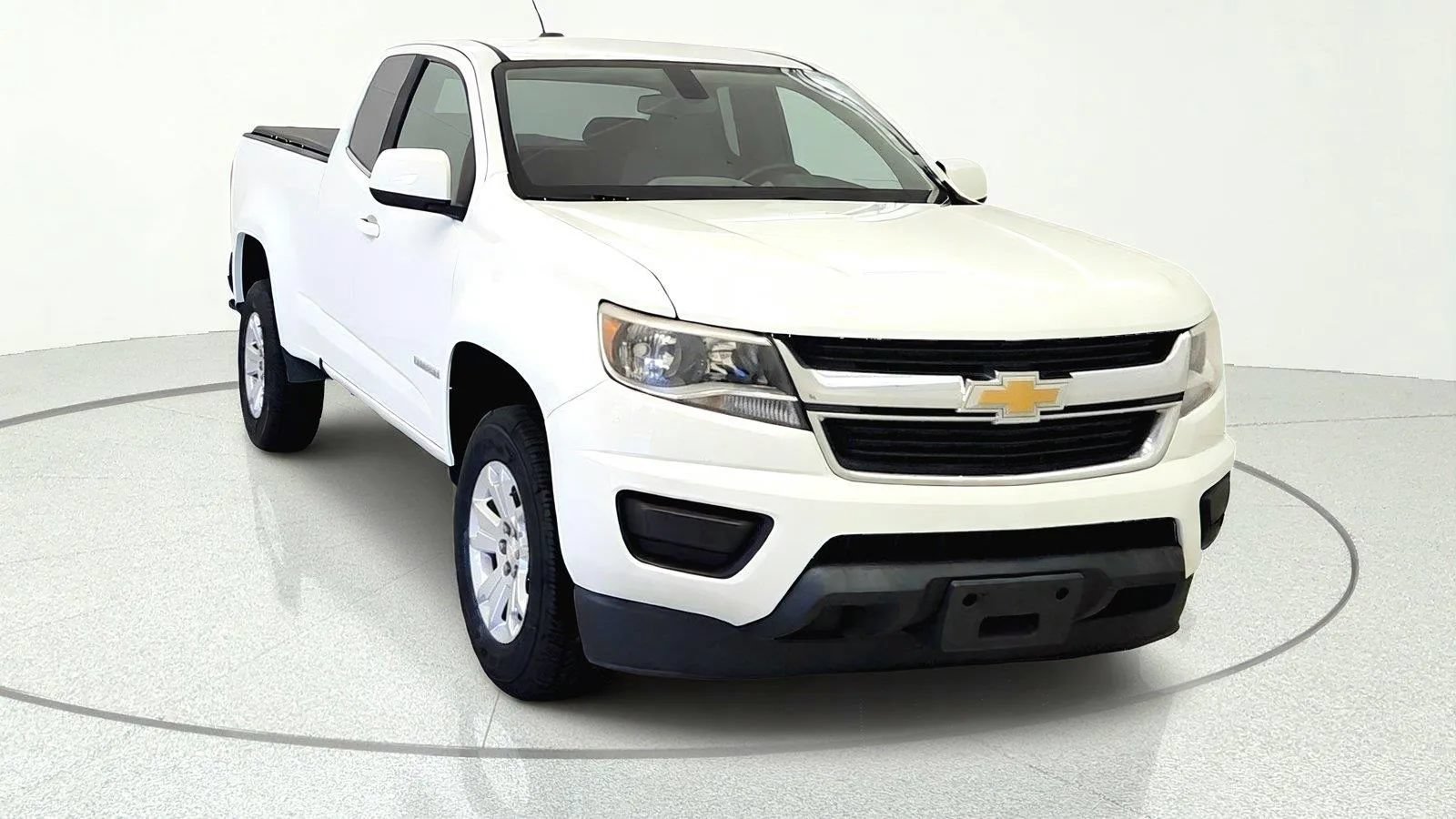Used 2018 Chevrolet Colorado LT RWD image 2