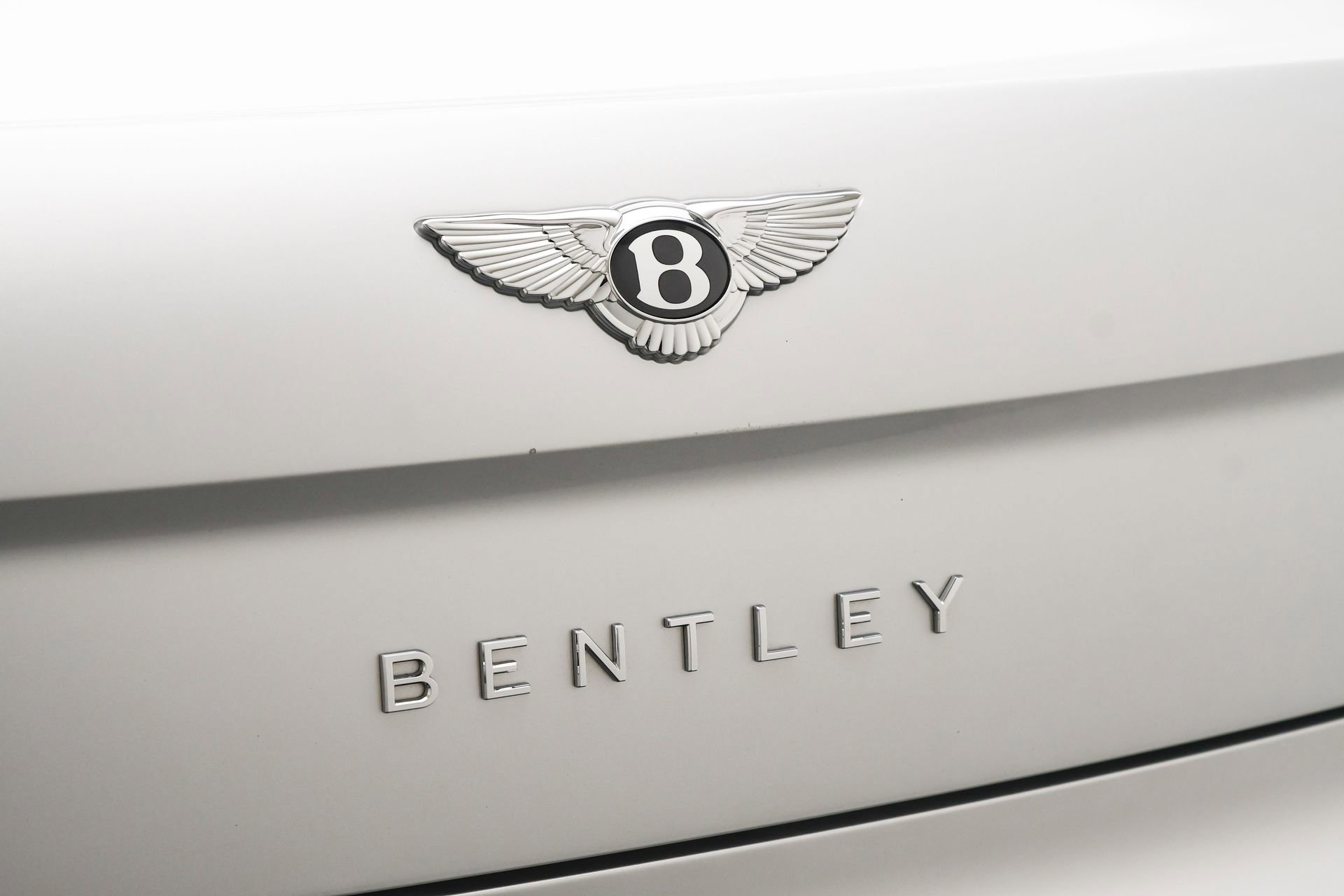 Used 2022 Bentley Flying Spur V8 image 25