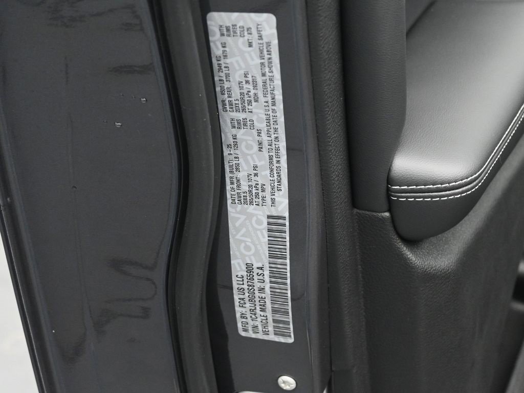 New 2025 Jeep Grand Cherokee L Limited w/ Black Appearance Package image 19