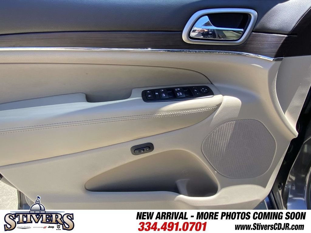 Used 2017 Jeep Grand Cherokee Overland w/ Jeep Active Safety Group AWD/4WD image 19