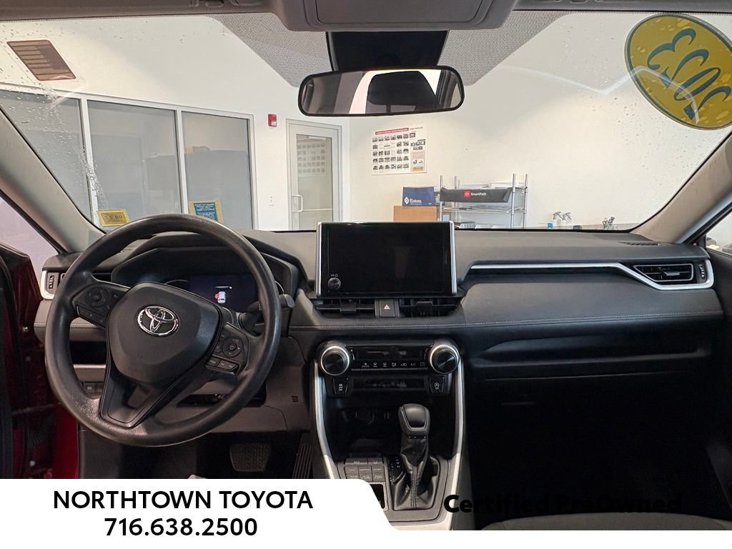 Used 2023 Toyota RAV4 LE AWD/4WD image 20