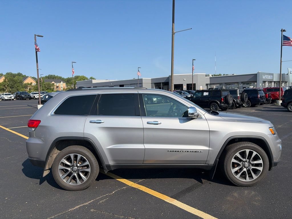 Used 2018 Jeep Grand Cherokee Limited w/ Jeep Active Safety Group AWD/4WD image 8