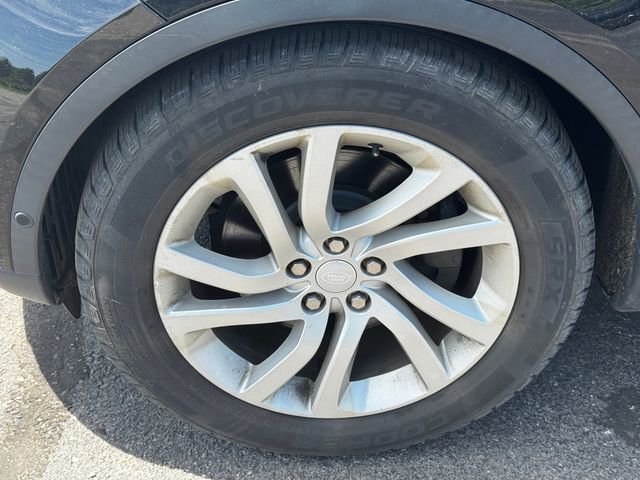 Used 2017 Land Rover Discovery HSE AWD/4WD image 10