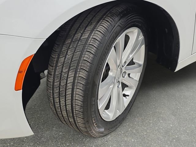 Used 2016 Chrysler 200 Limited w/ Convenience Group image 29