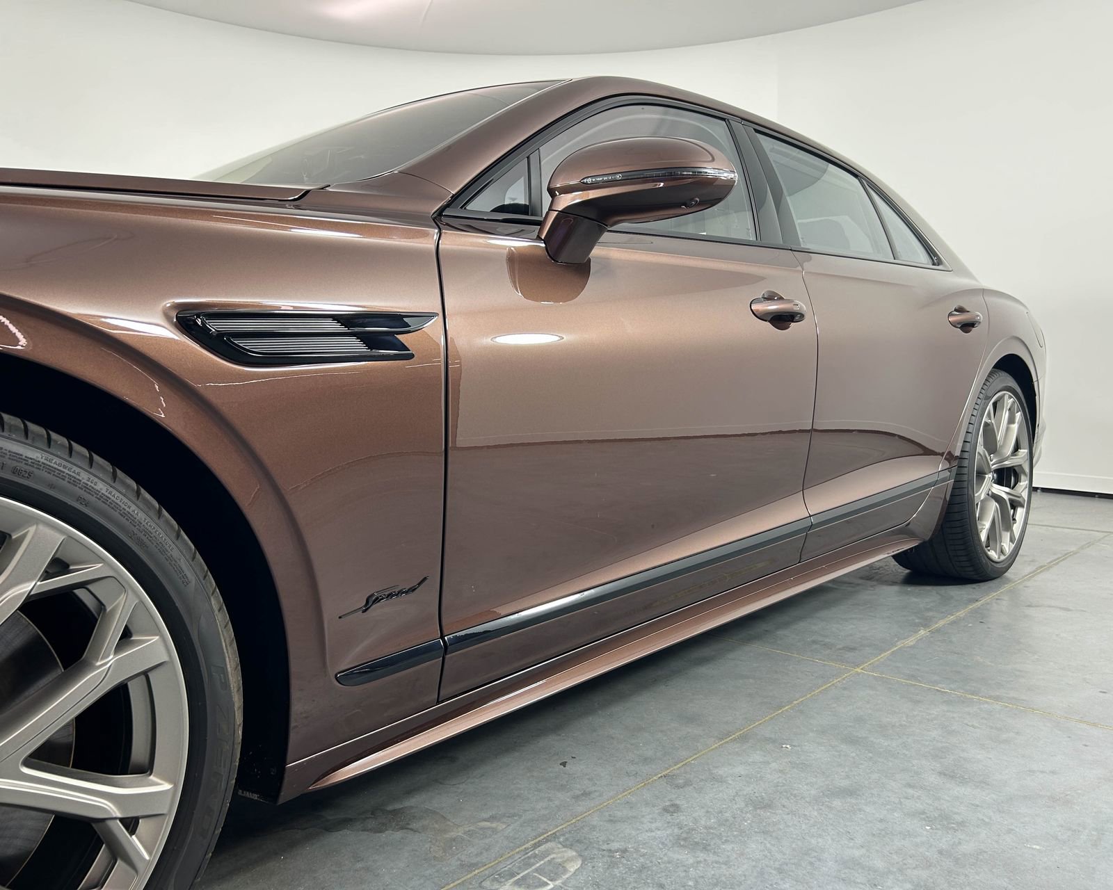 New 2026 Bentley Flying Spur Plug-In Hybrid image 36