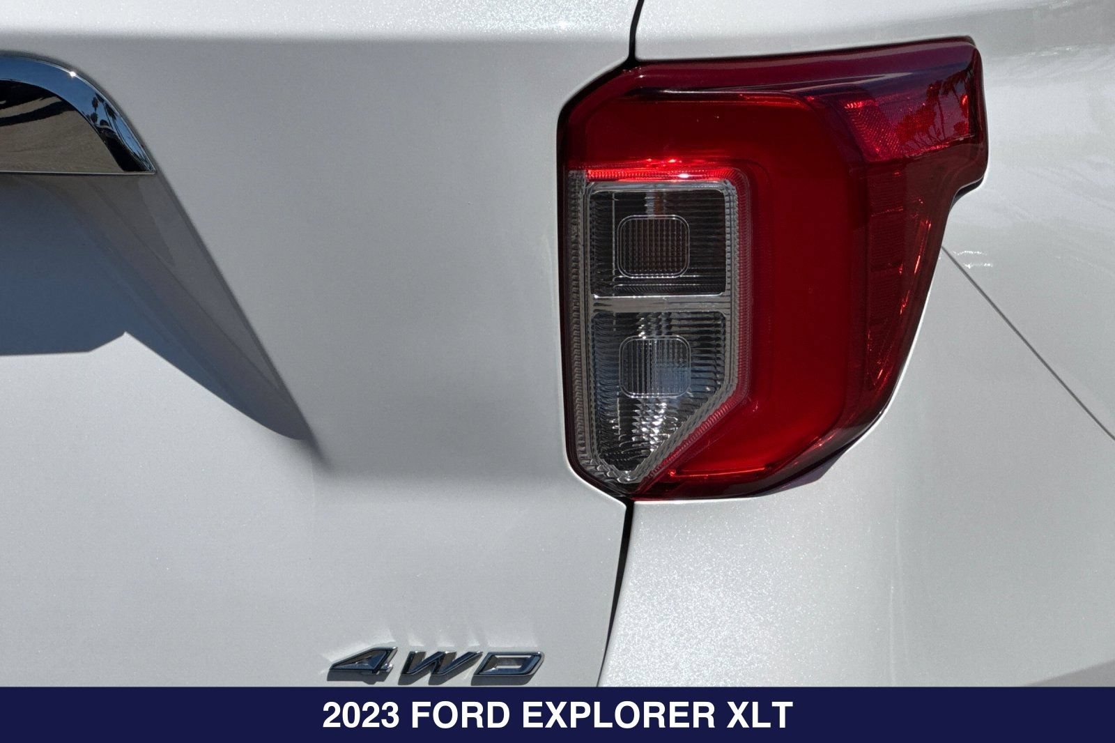 Certified 2023 Ford Explorer XLT w/ Equipment Group 202A AWD/4WD image 30
