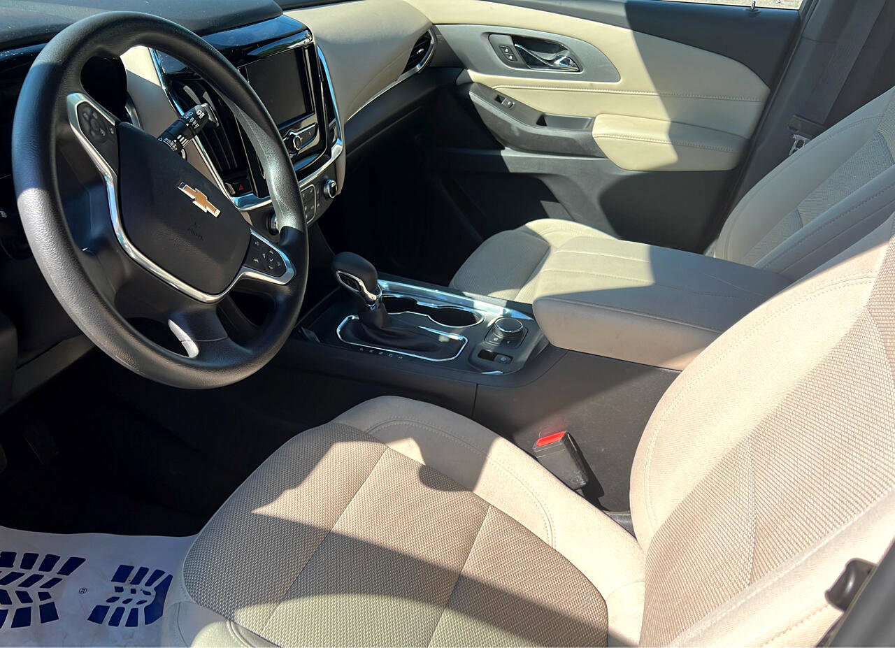 Used 2022 Chevrolet Traverse LS image 13