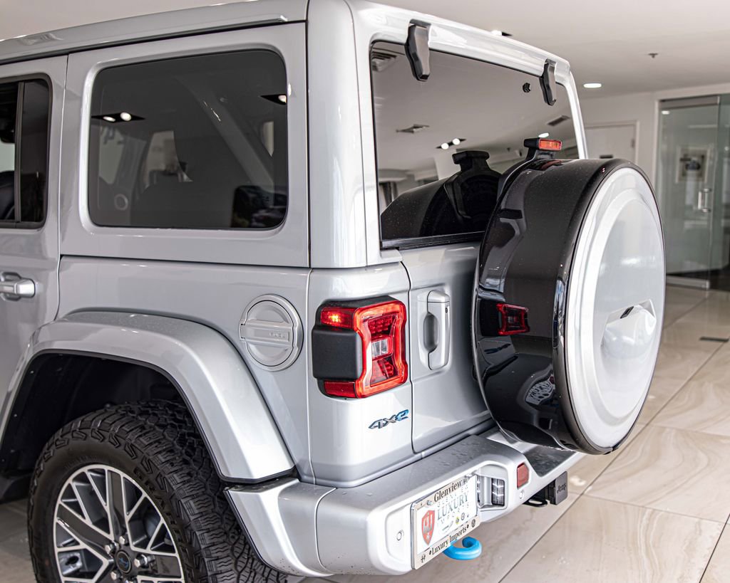 Used 2024 Jeep Wrangler High Altitude AWD/4WD image 15