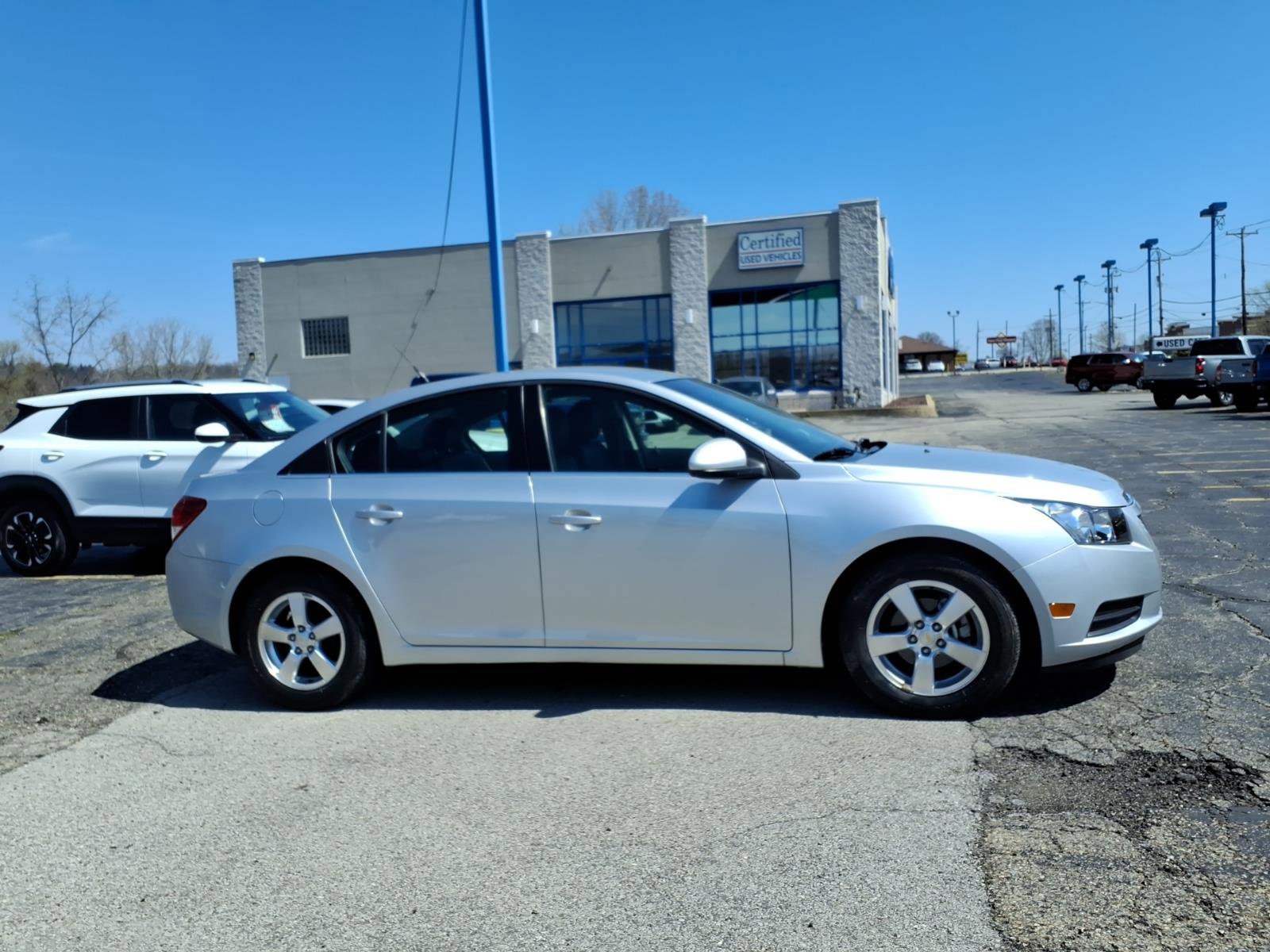 Used 2011 Chevrolet Cruze LT image 2