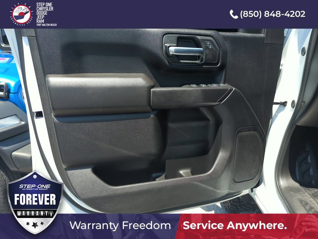 Used 2025 GMC Sierra 2500 Pro w/ 1SA Pro Safety Plus Package AWD/4WD image 17