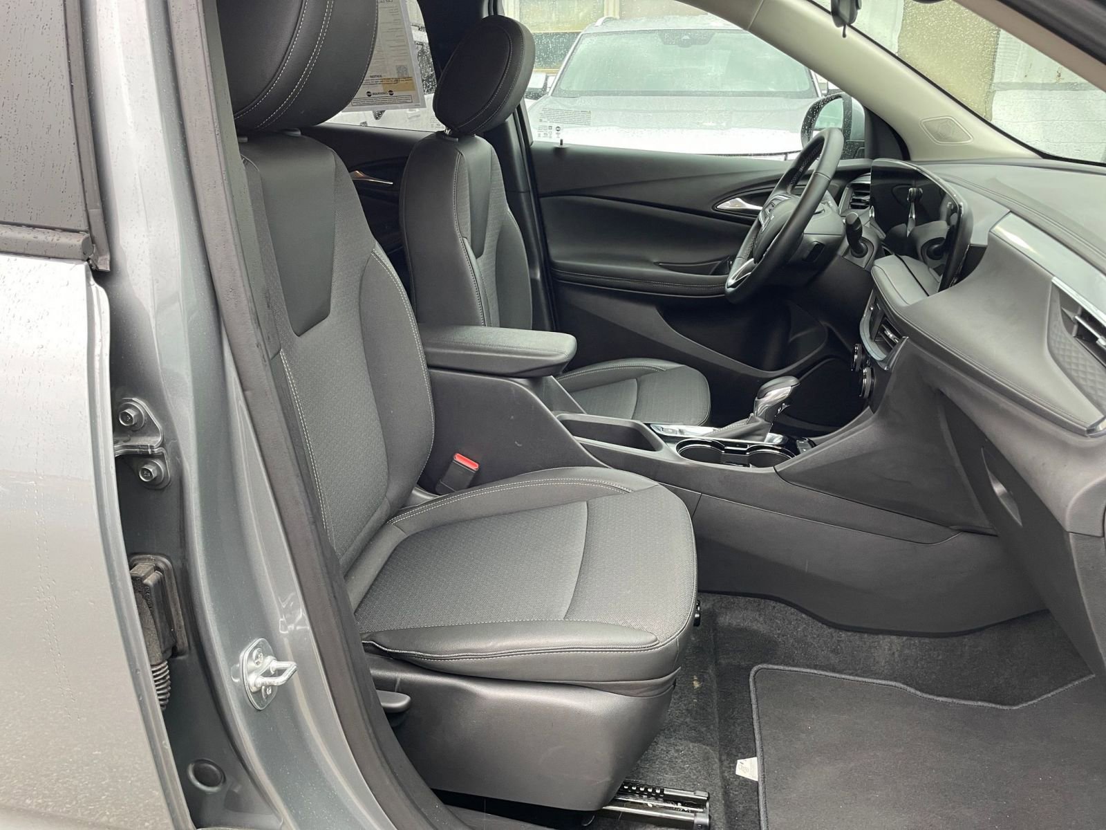 Used 2025 Buick Encore GX Preferred image 34