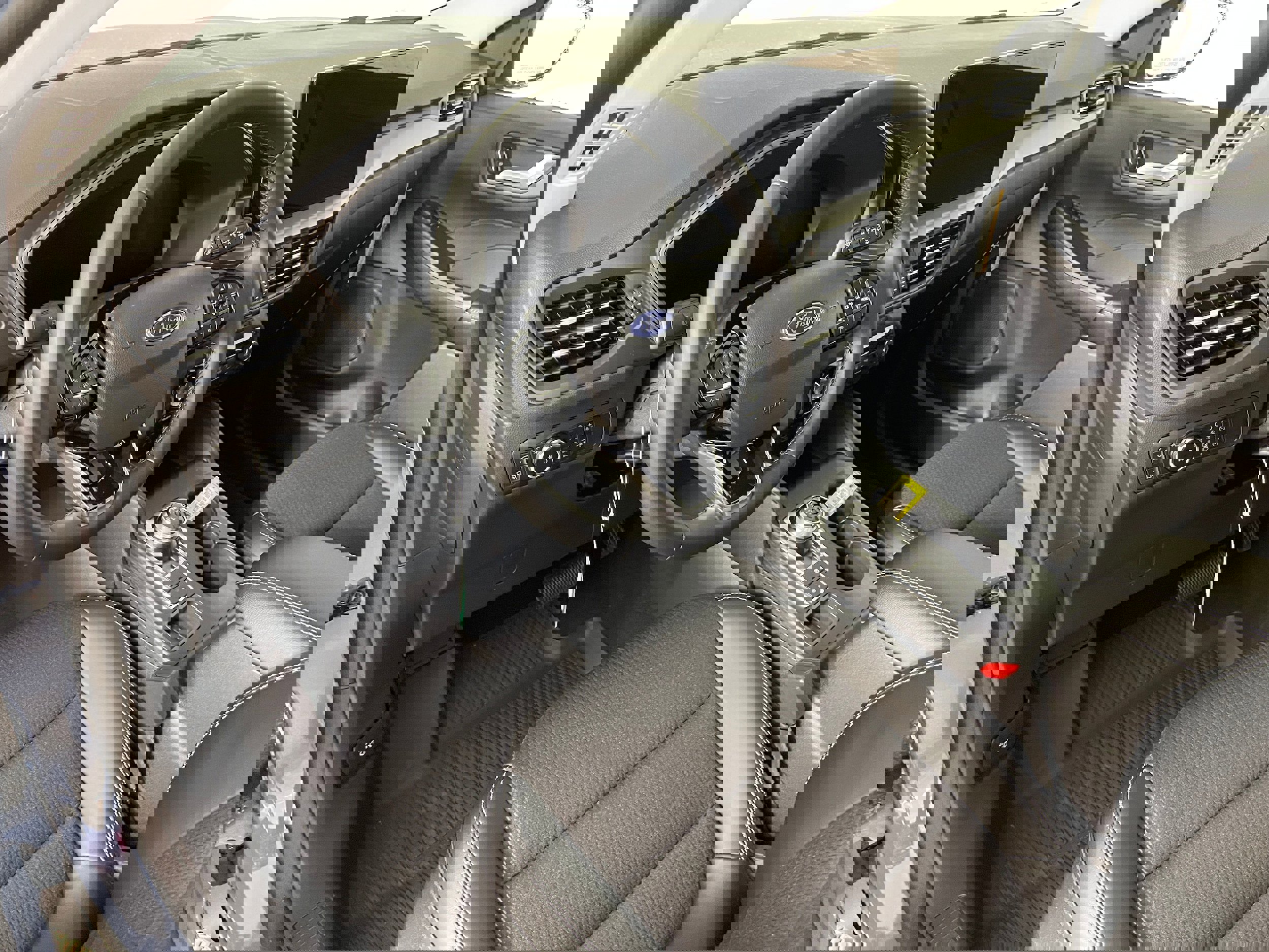 New 2025 Ford Escape SE w/ Class II Trailer Tow Package image 3