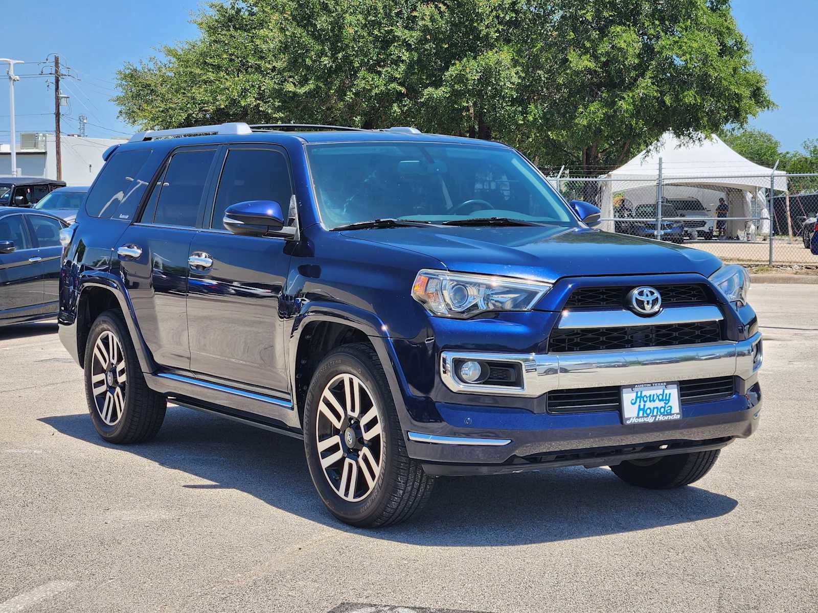 Used 2015 Toyota 4Runner Limited AWD/4WD image 3