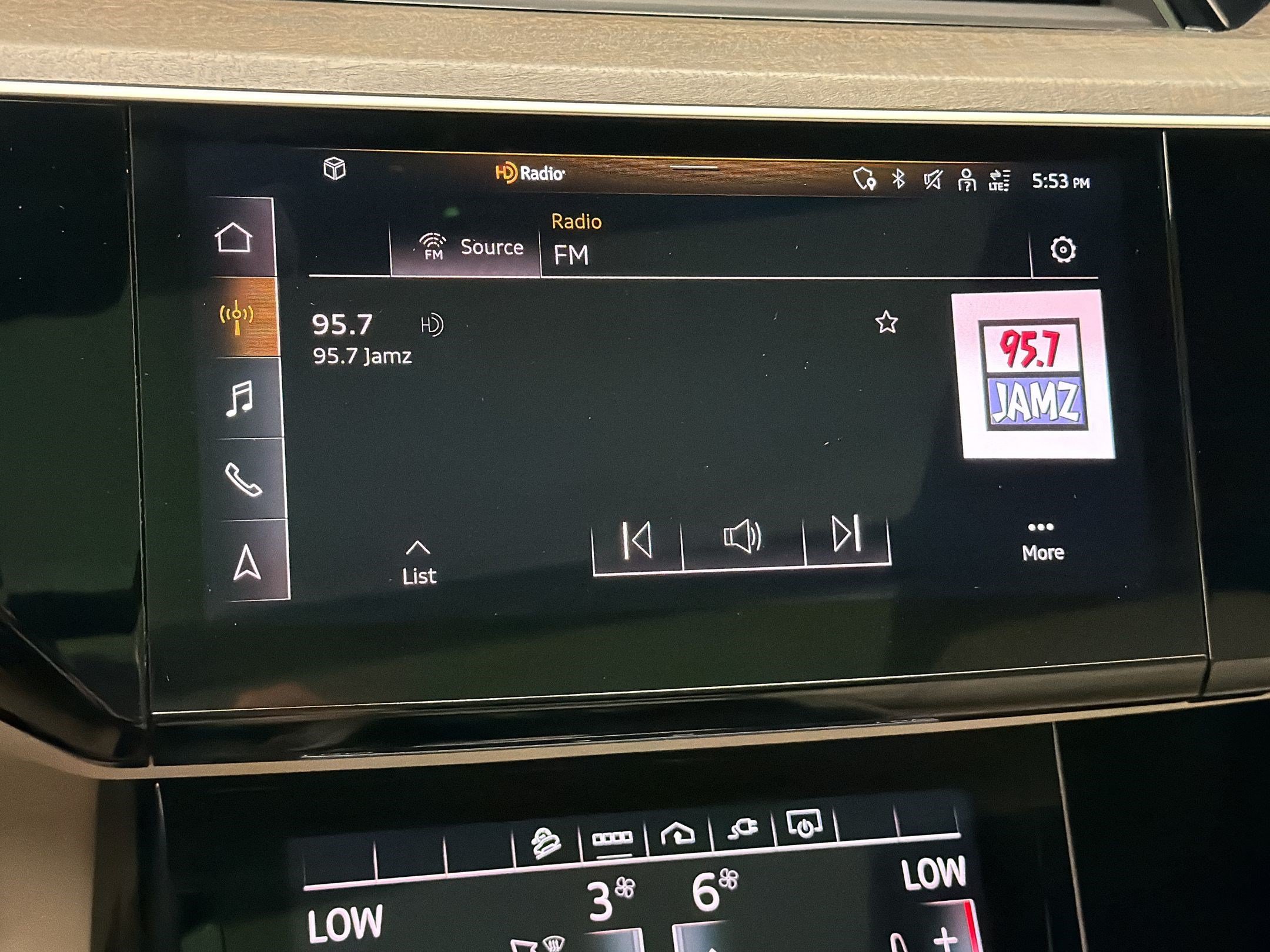 Used 2024 Audi Q8 e-tron Premium Plus w/ Premium Plus Package AWD/4WD image 21