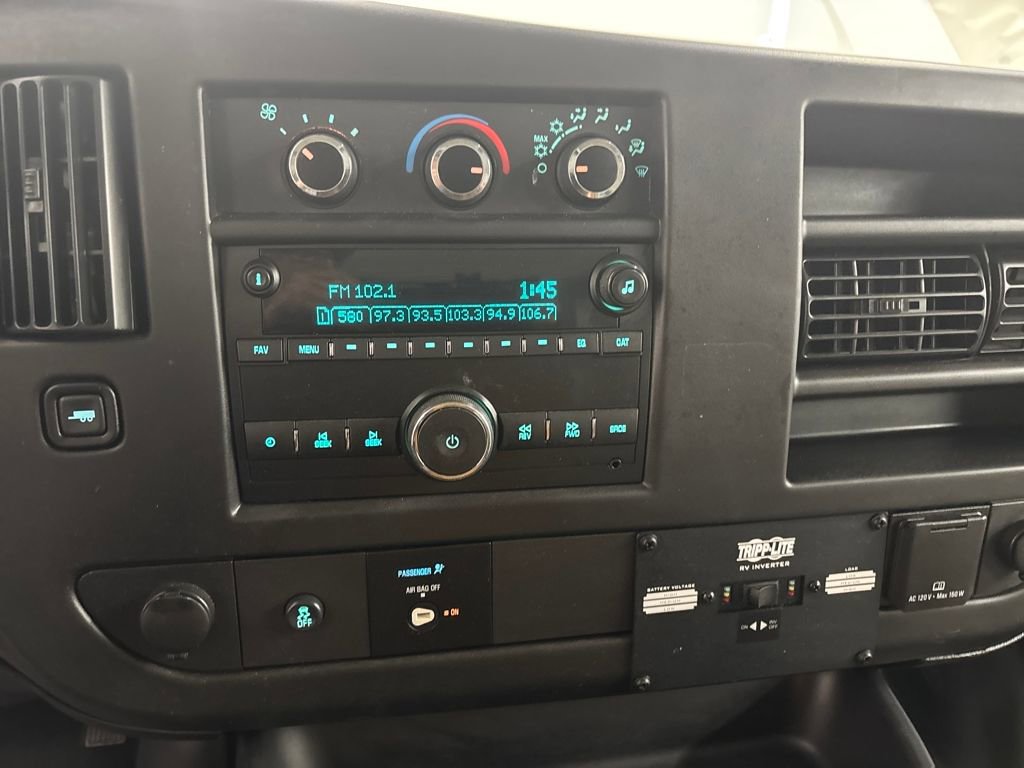 Used 2016 Chevrolet Express 3500 image 18