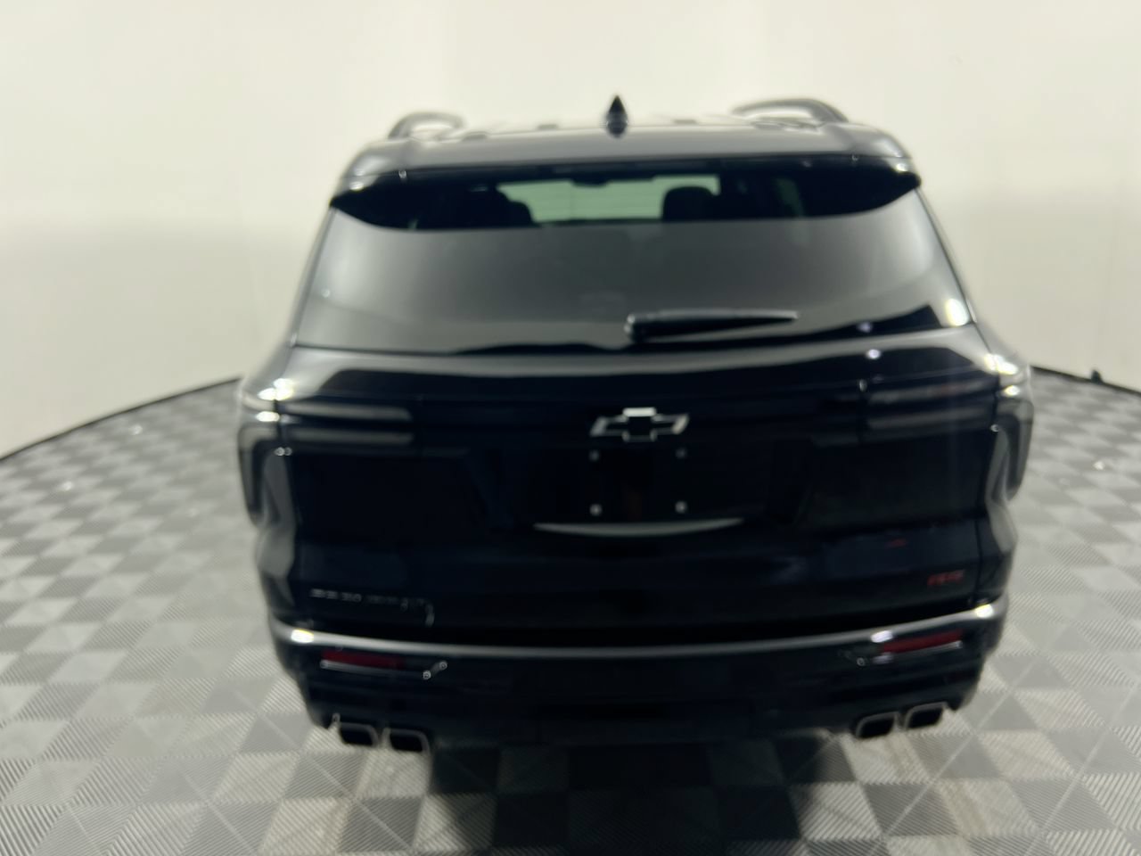 Used 2026 Chevrolet Traverse RS FWD image 3