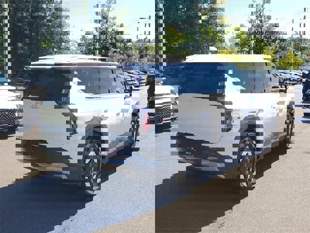 New 2026 Kia EV9 Light image 8
